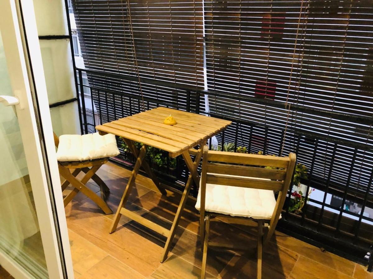 Petit Apartment Los Remedios Sevilla Eksteriør bilde
